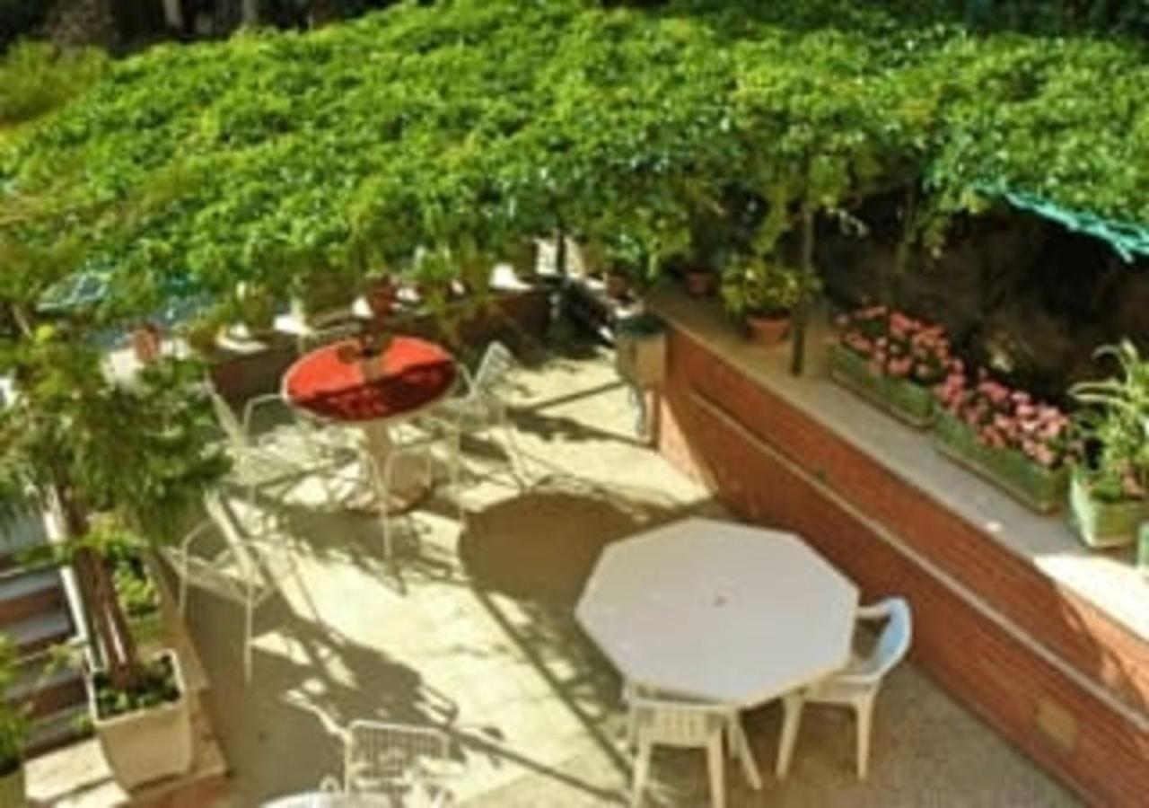 Suore Concezioniste Missionarie - Carmen Salles Roma Bed & Breakfast Exterior photo