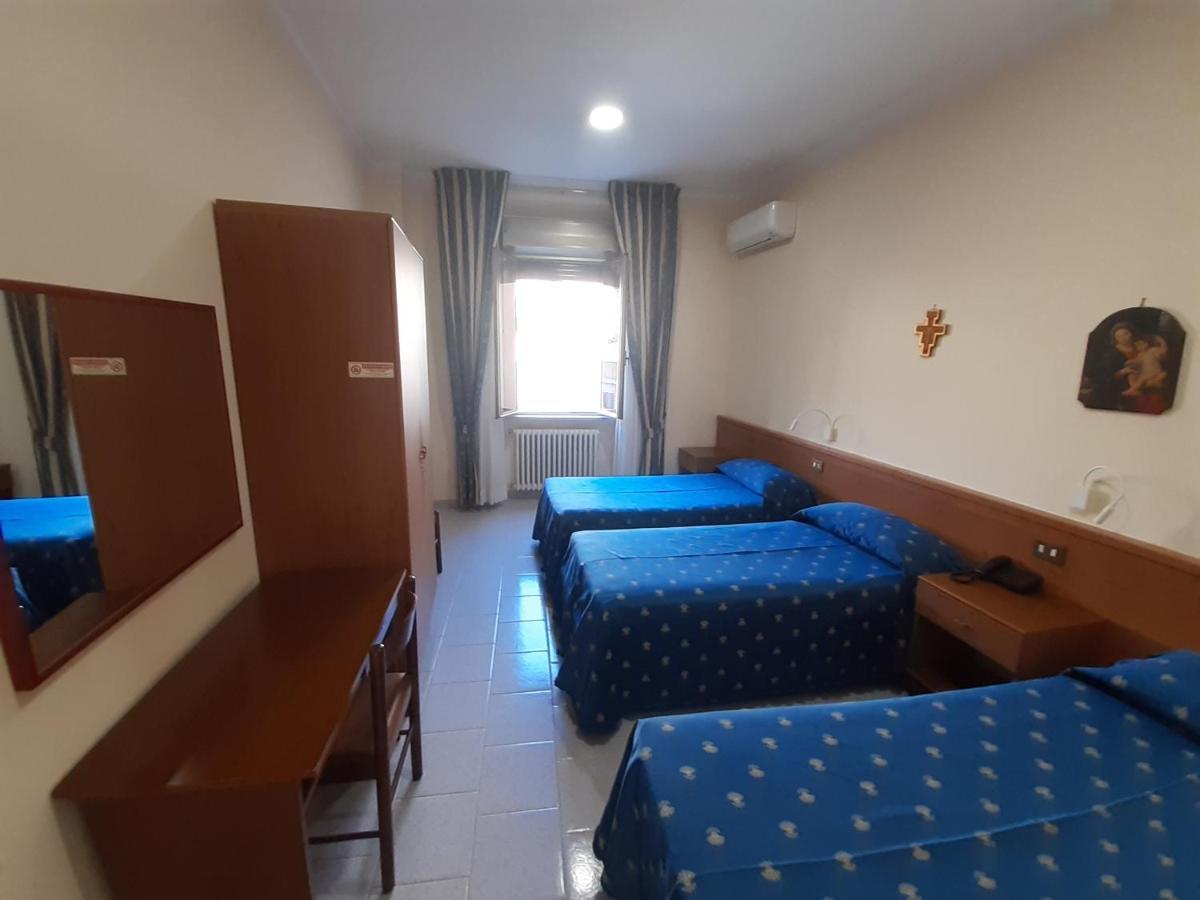 Suore Concezioniste Missionarie - Carmen Salles Roma Bed & Breakfast Exterior photo
