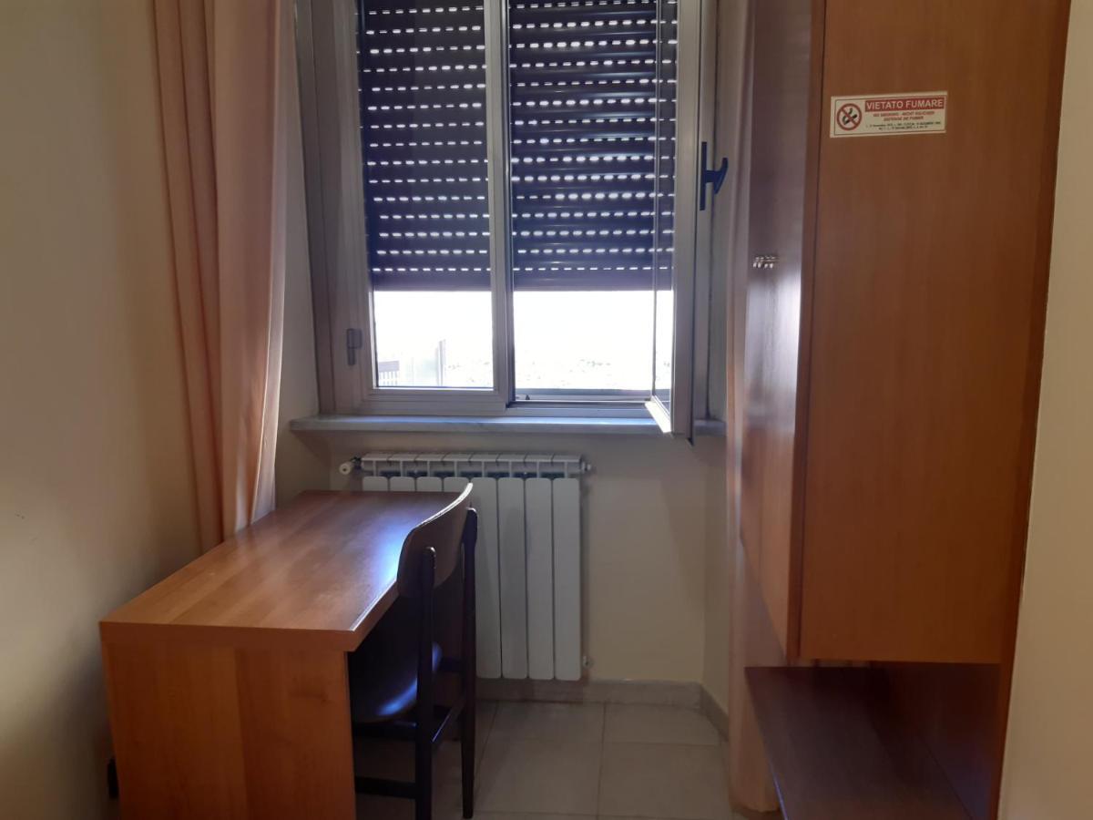 Suore Concezioniste Missionarie - Carmen Salles Roma Bed & Breakfast Exterior photo