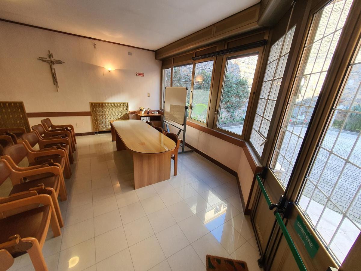 Suore Concezioniste Missionarie - Carmen Salles Roma Bed & Breakfast Exterior photo