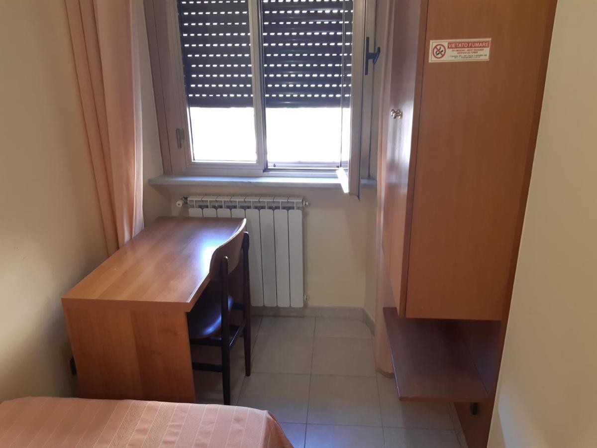 Suore Concezioniste Missionarie - Carmen Salles Roma Bed & Breakfast Exterior photo