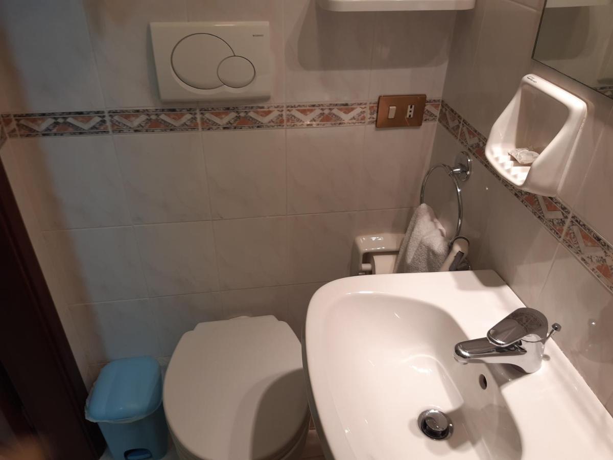 Suore Concezioniste Missionarie - Carmen Salles Roma Bed & Breakfast Exterior photo